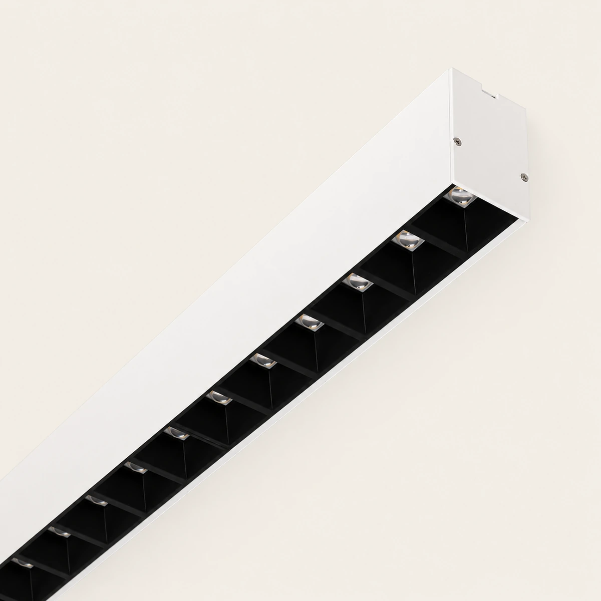 Detail of the Grid Linear light