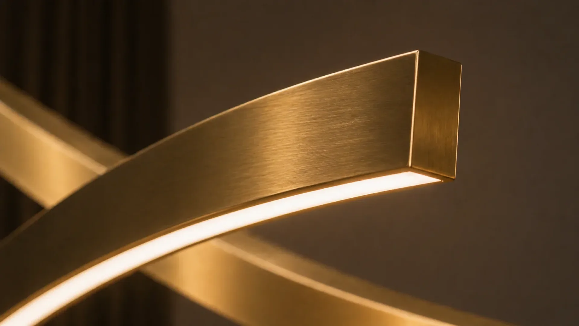 Detalle de una luminaria decorativa a medida de Illumus con acabado premium